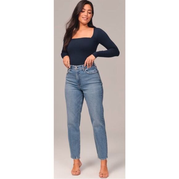 Abercrombie & Fitch The Mom High Rise Jeans Women 32/14S Light Wash Straight - Picture 2 of 15